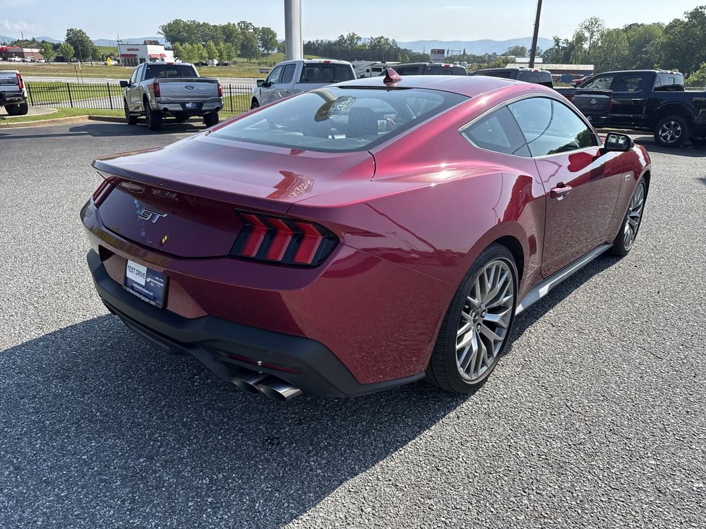 Used 2025 Ford Mustang GT Premium RWD image 7