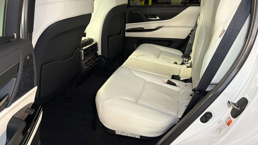 Certified 2024 Lexus LX 600 4WD w/ Appearance Package image 18