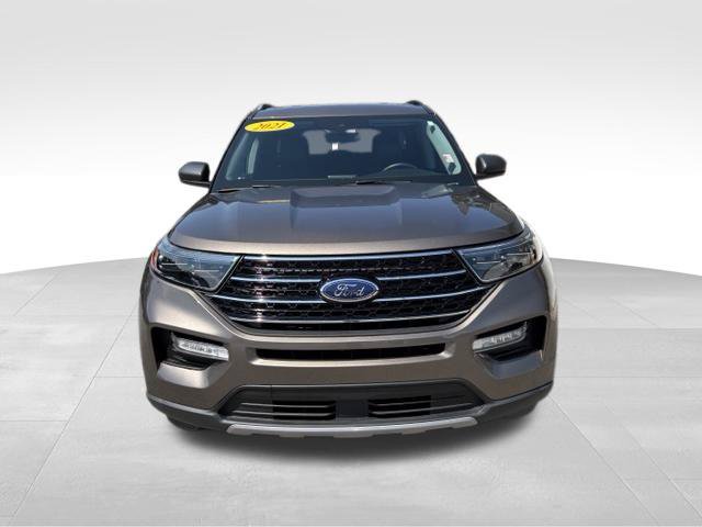 Used 2021 Ford Explorer XLT w/ Equipment Group 202A AWD/4WD image 7