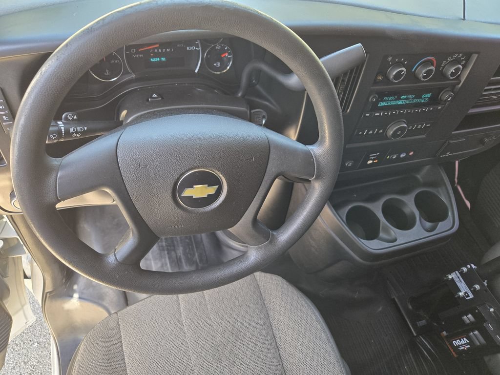 Used 2020 Chevrolet Express 2500 RWD image 28