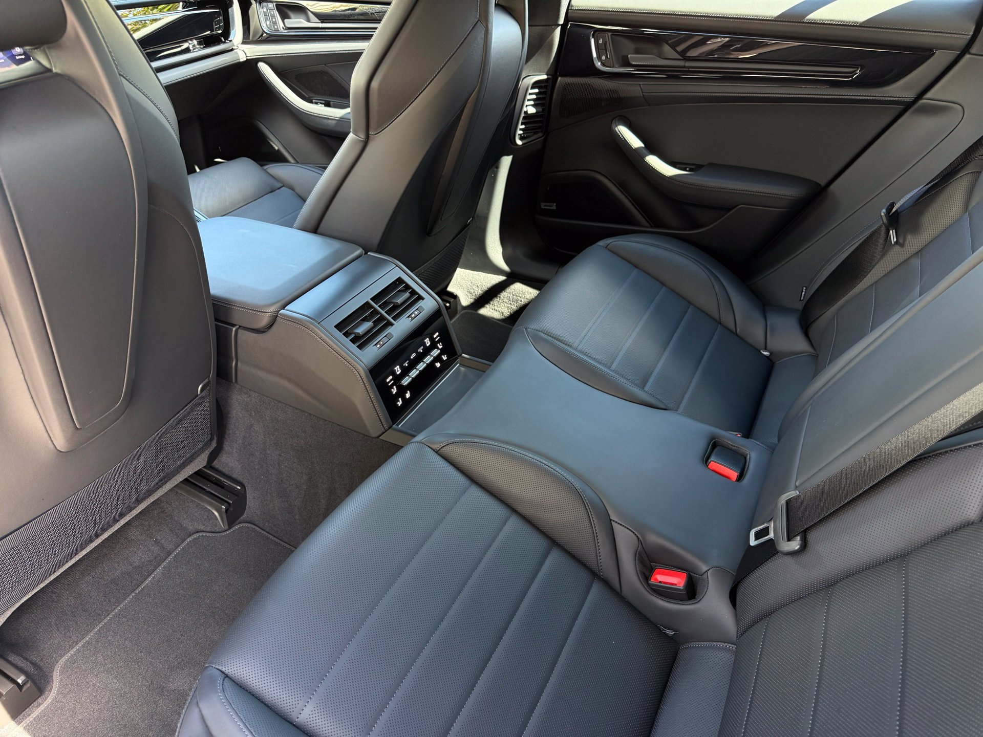 New 2026 Porsche Panamera 4 AWD/4WD image 30