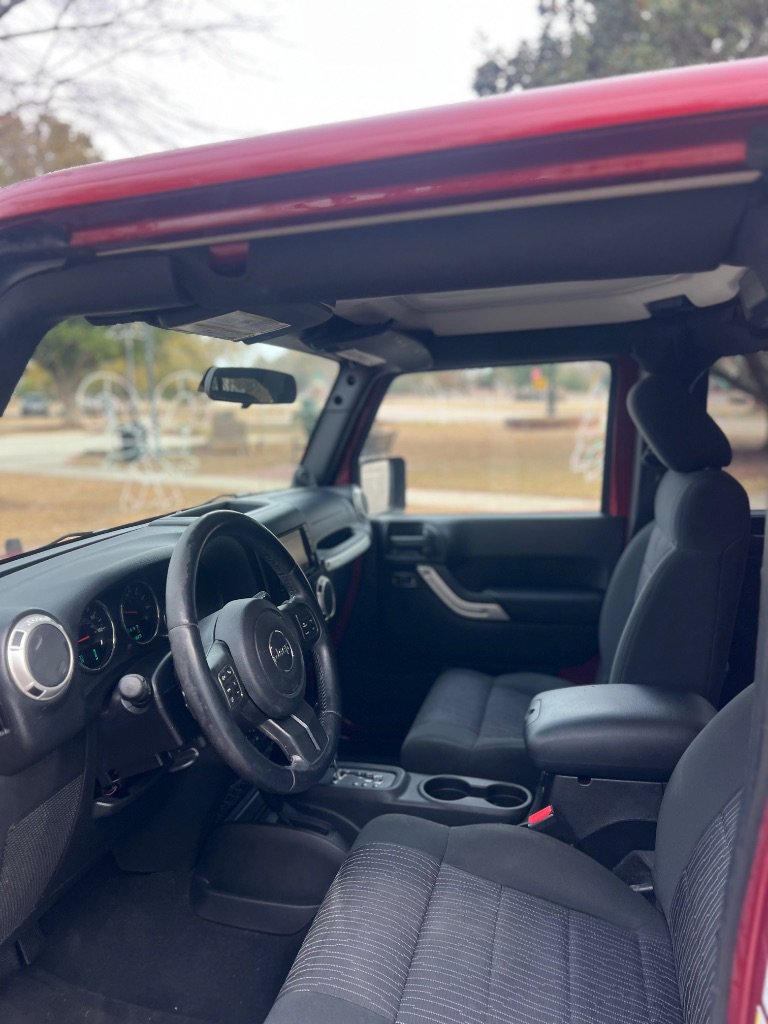 Used 2012 Jeep Wrangler Unlimited Sahara w/ Dual Top Group image 2