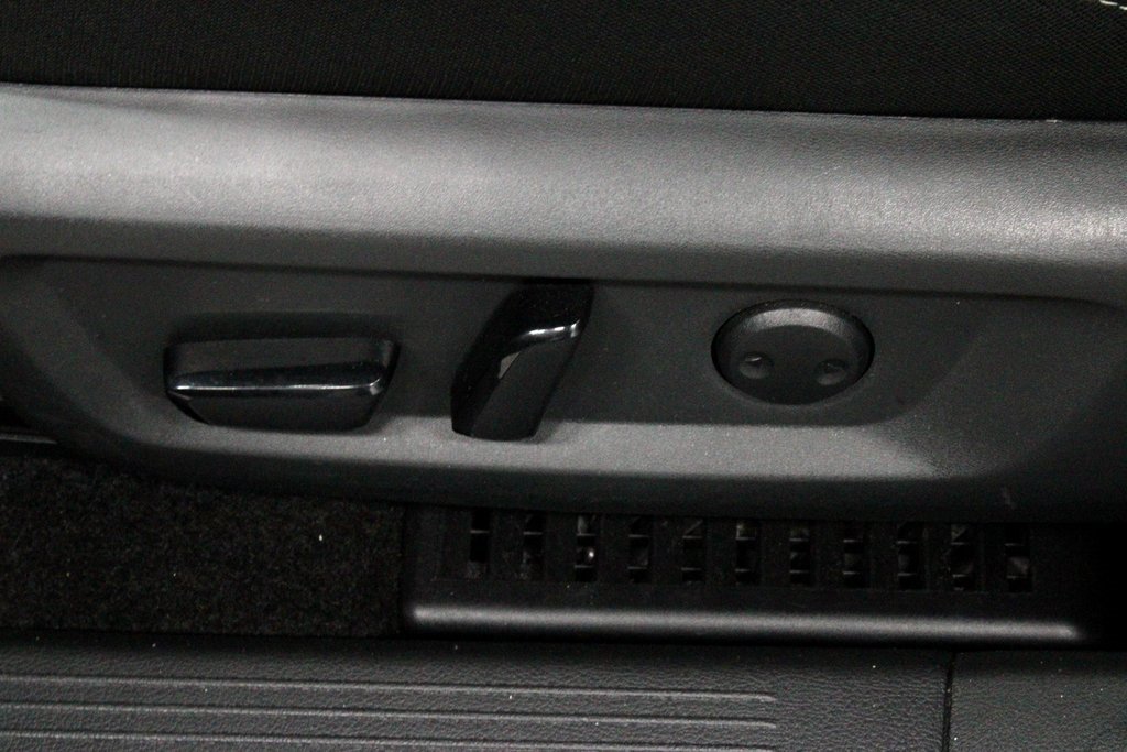 Certified 2024 Nissan Rogue SV image 27