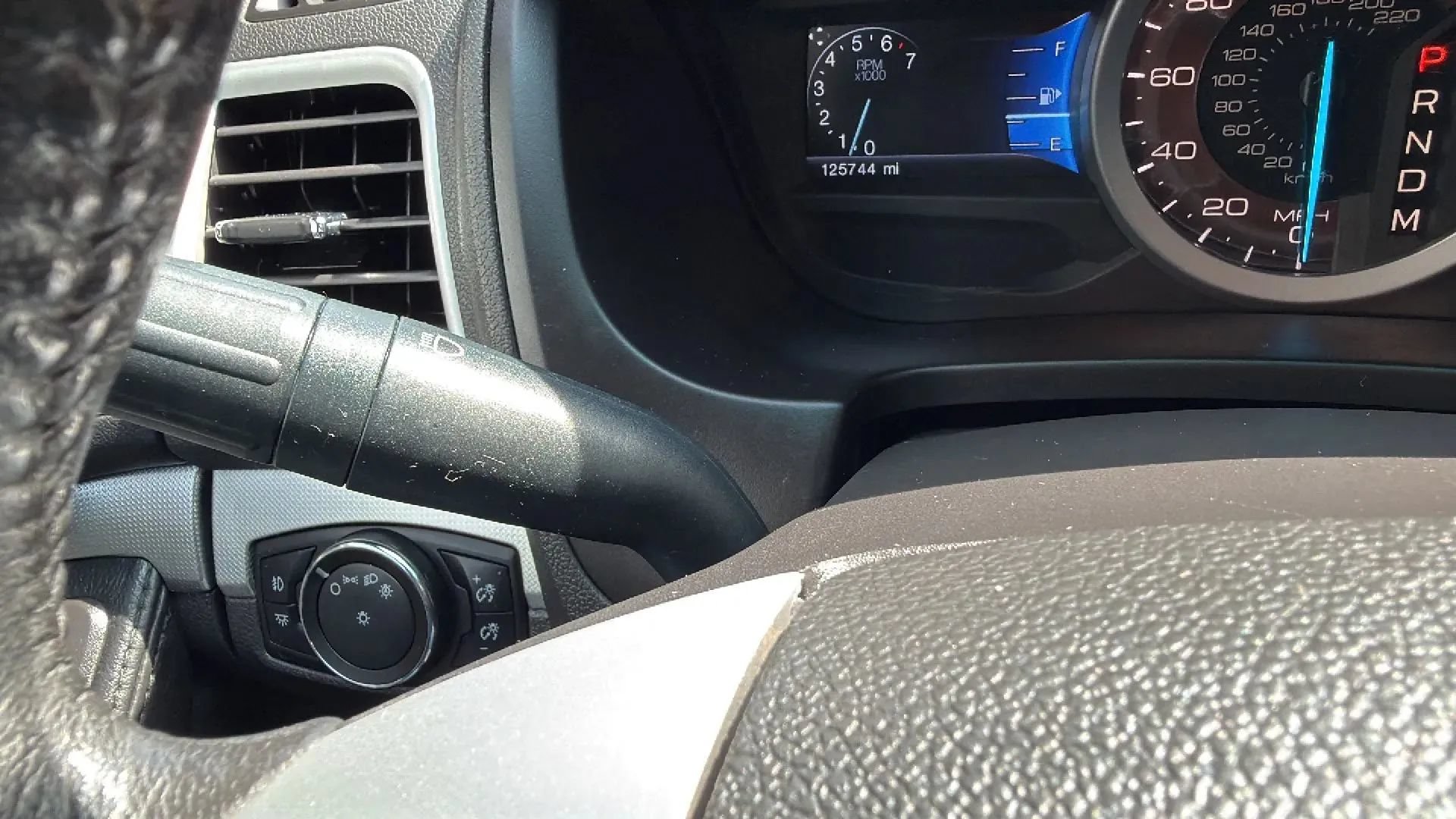Used 2014 Ford Explorer XLT w/ Equipment Group 202A AWD/4WD image 14