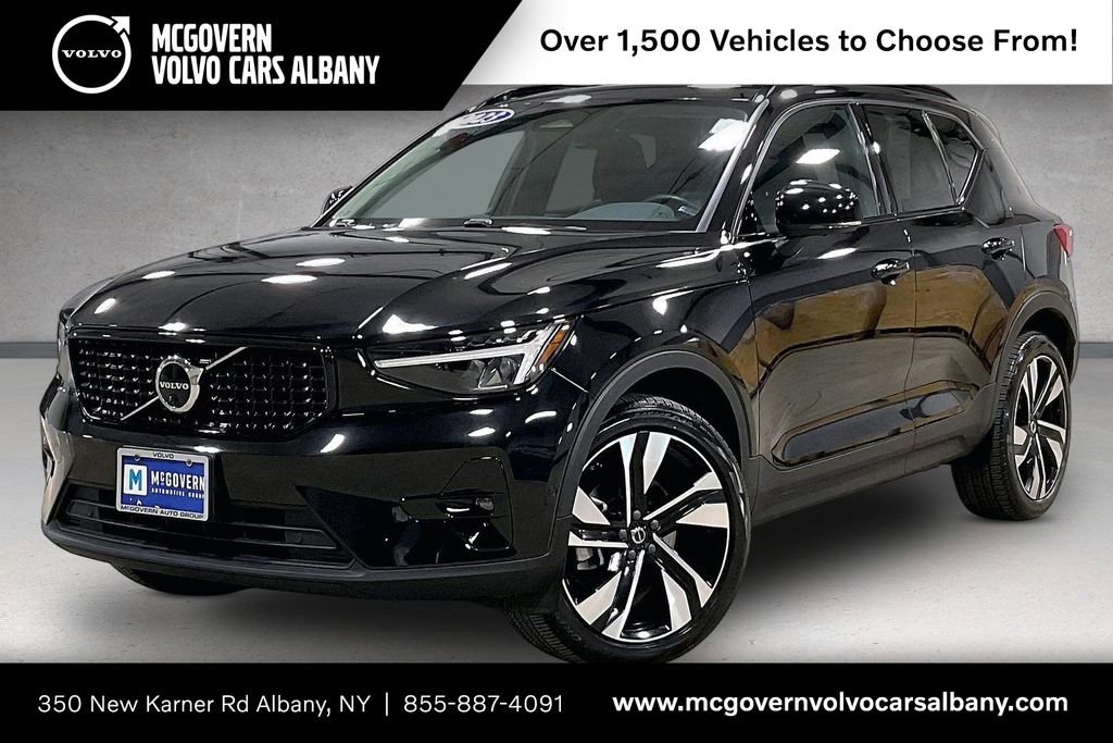 Certified 2023 Volvo XC40 B5 Plus w/ Protection Package Premier