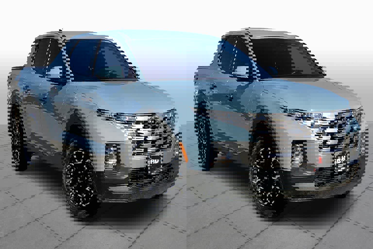 Used 2023 Hyundai Santa Cruz SE image 3