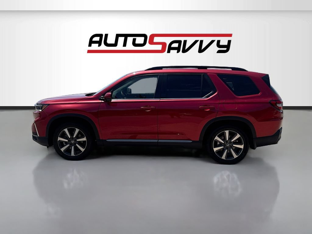 Used 2025 Honda Pilot Touring image 4