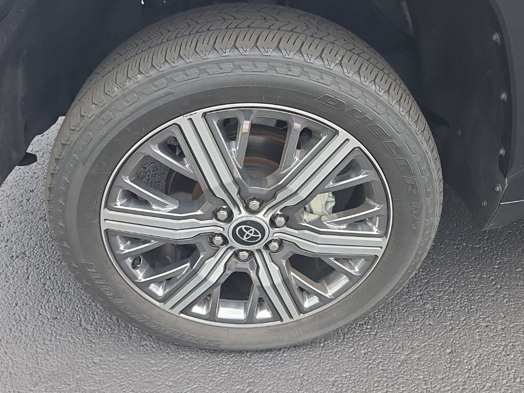 Used 2022 Toyota Tundra Capstone AWD/4WD image 9