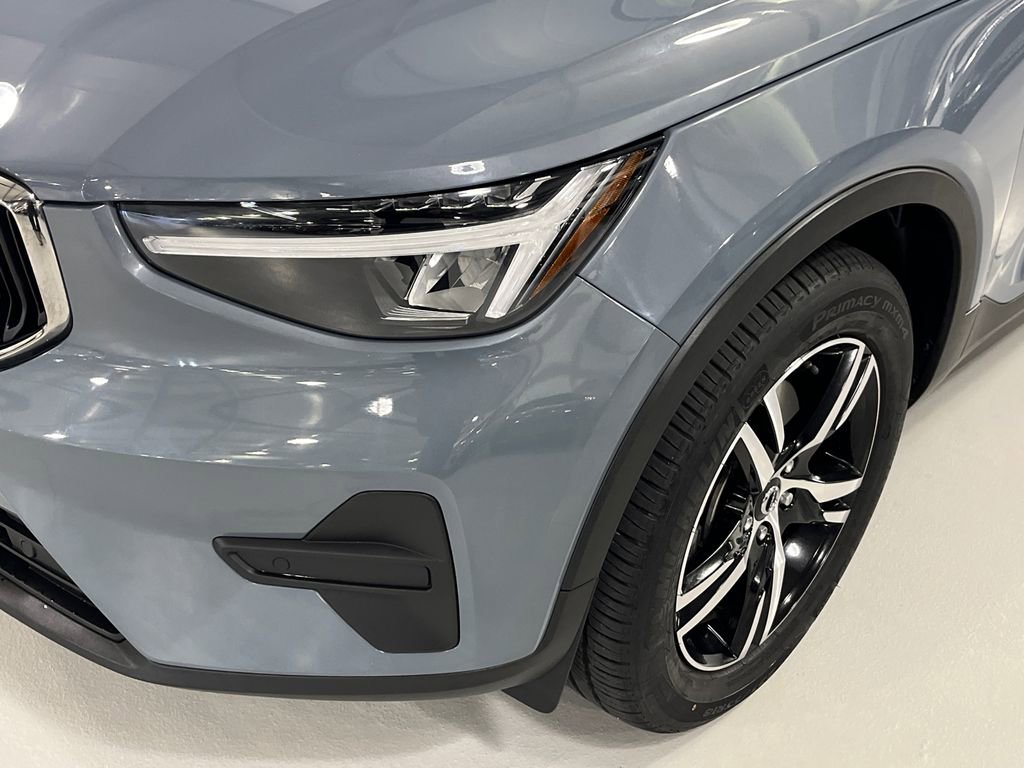 Certified 2023 Volvo XC40 B5 Core w/ Convenience Package AWD/4WD image 7