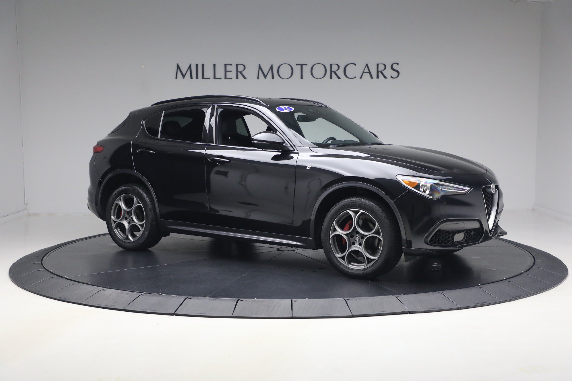 Used 2022 Alfa Romeo Stelvio Ti AWD/4WD image 11