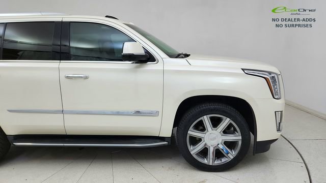 Used 2015 Cadillac Escalade Luxury RWD image 7