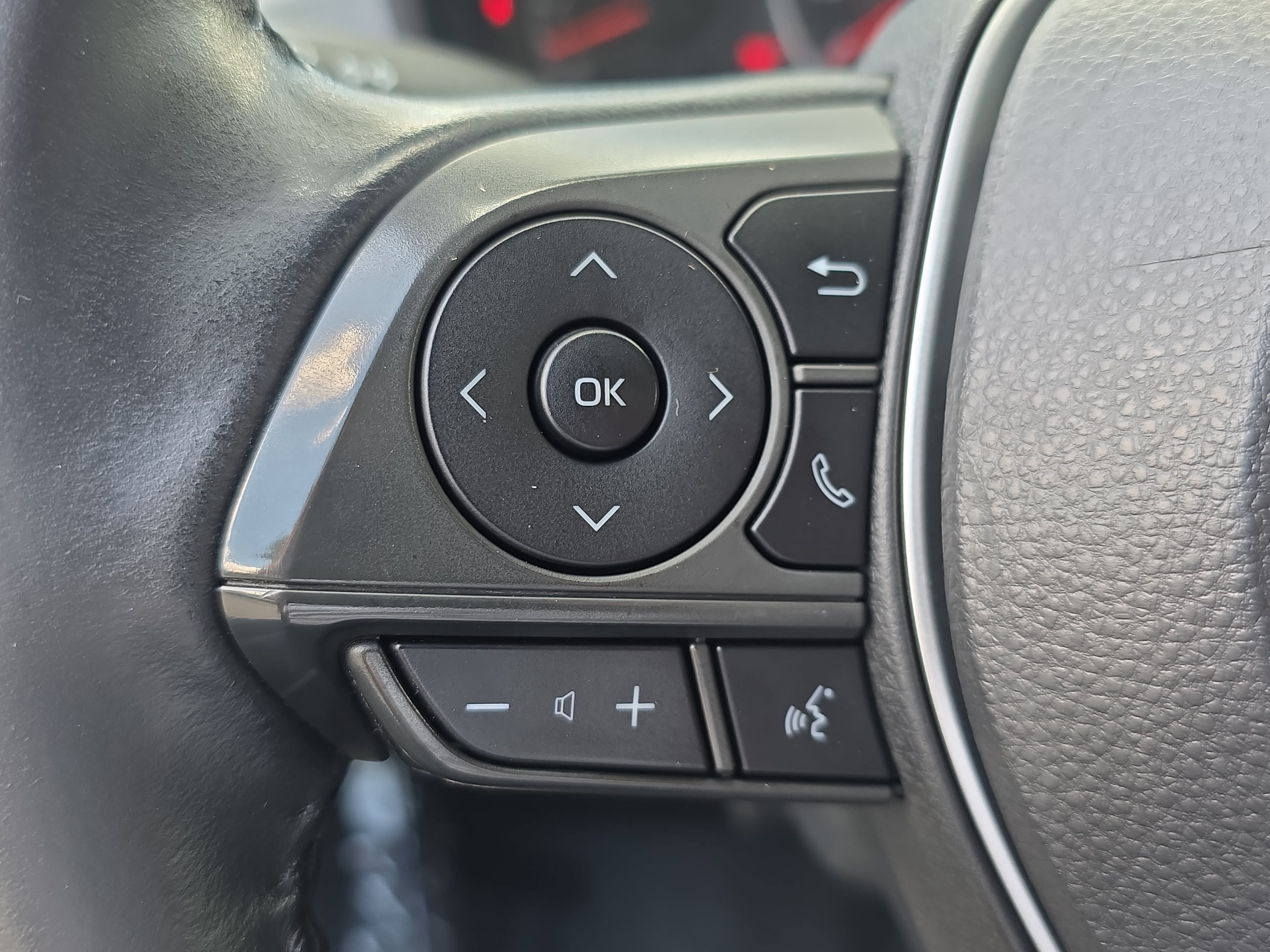 Used 2020 Toyota Corolla SE FWD image 14