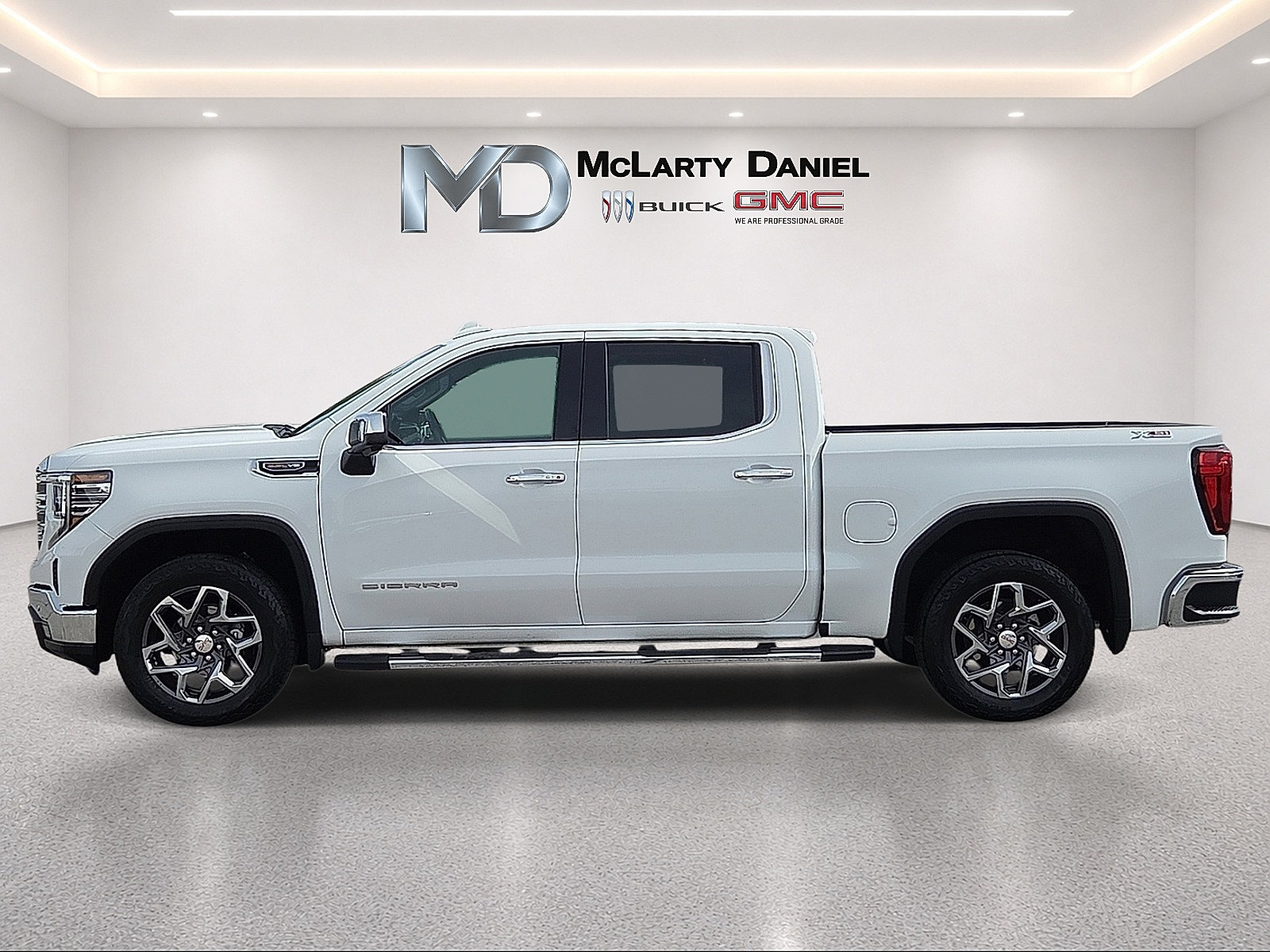 Certified 2024 GMC Sierra 1500 SLT w/ SLT Premium Plus Package AWD/4WD image 2