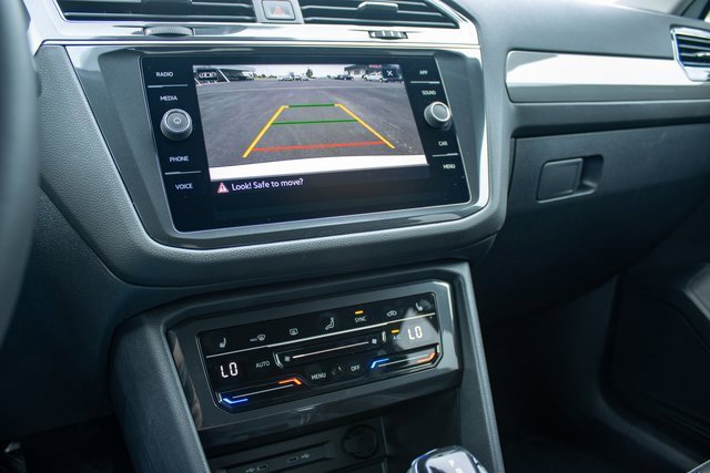 Used 2023 Volkswagen Tiguan SE image 32