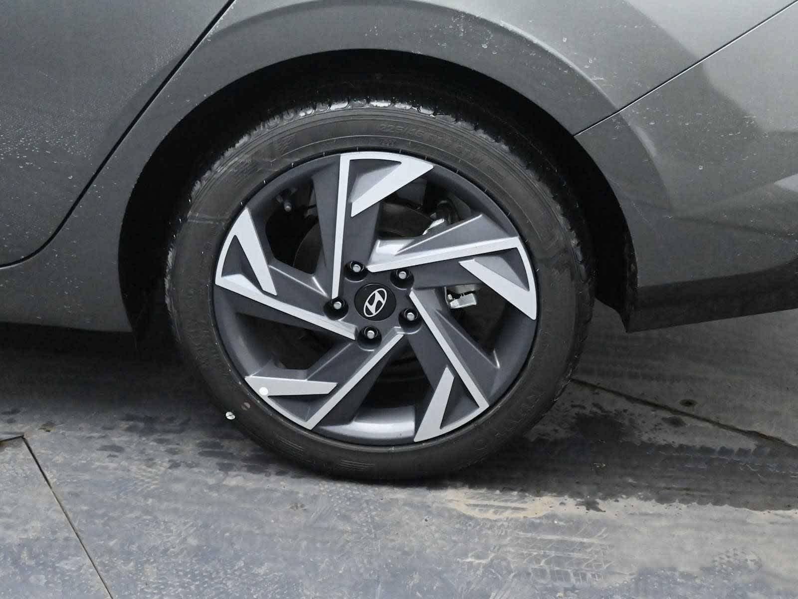 New 2025 Hyundai Elantra Sport FWD image 5