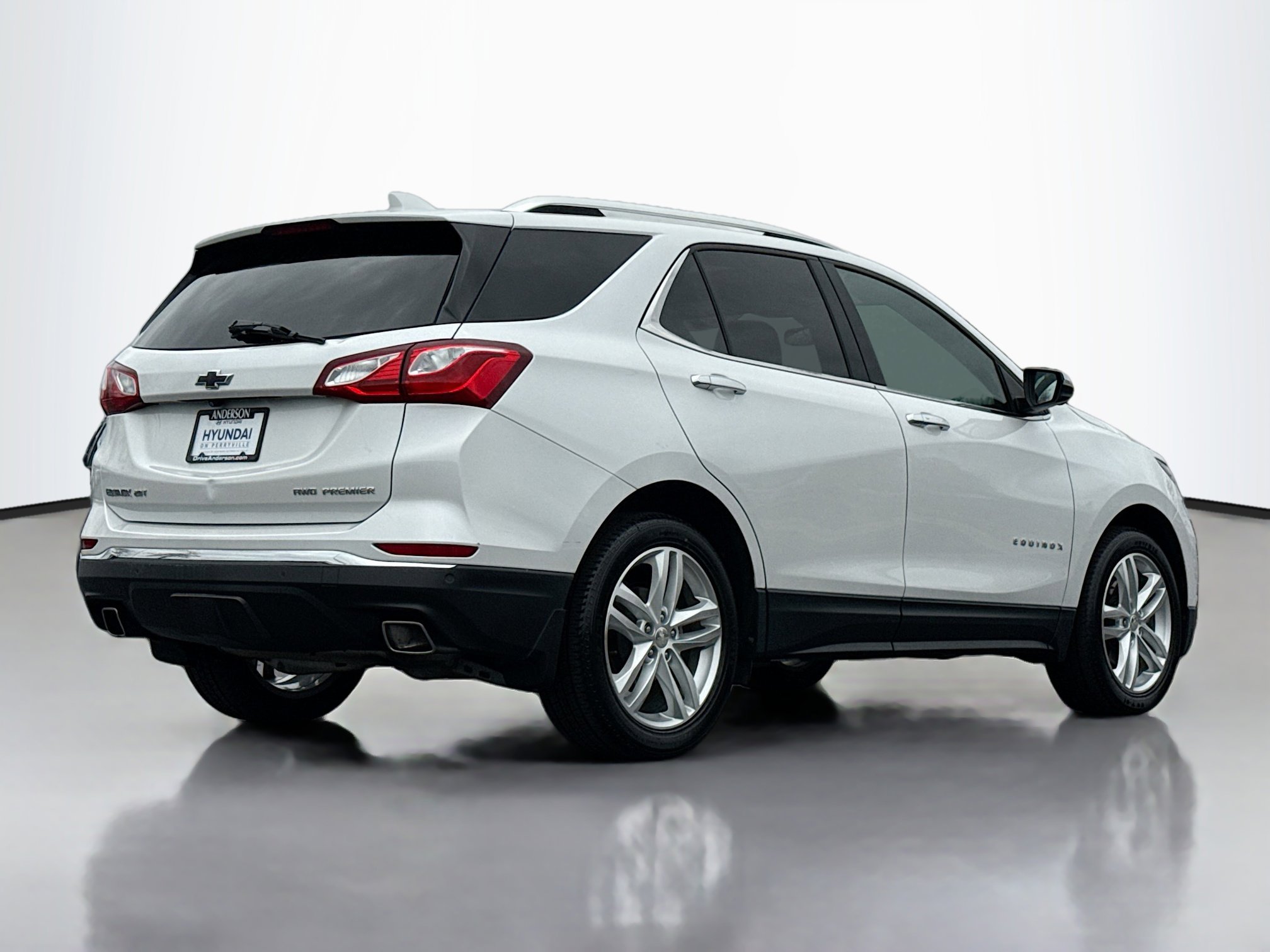 Used 2020 Chevrolet Equinox Premier AWD/4WD image 2