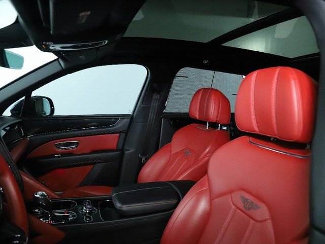 Used 2022 Bentley Bentayga image 18