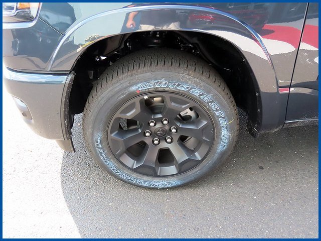 New 2026 RAM 1500 4x4 Crew Cab image 4