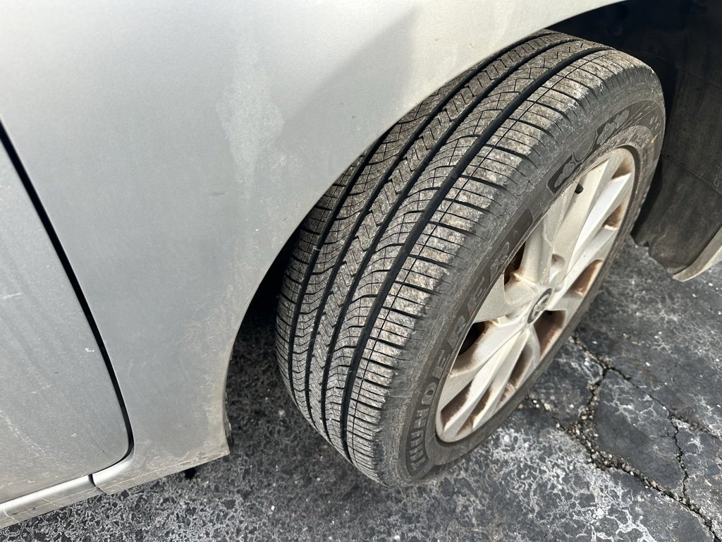 Used 2016 Nissan Sentra SV image 6