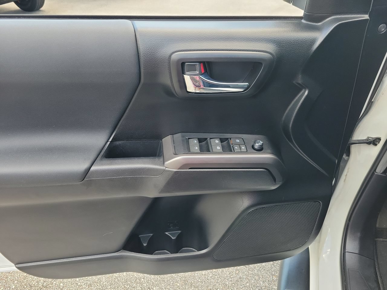 Used 2021 Toyota Tacoma TRD Off-Road RWD image 13