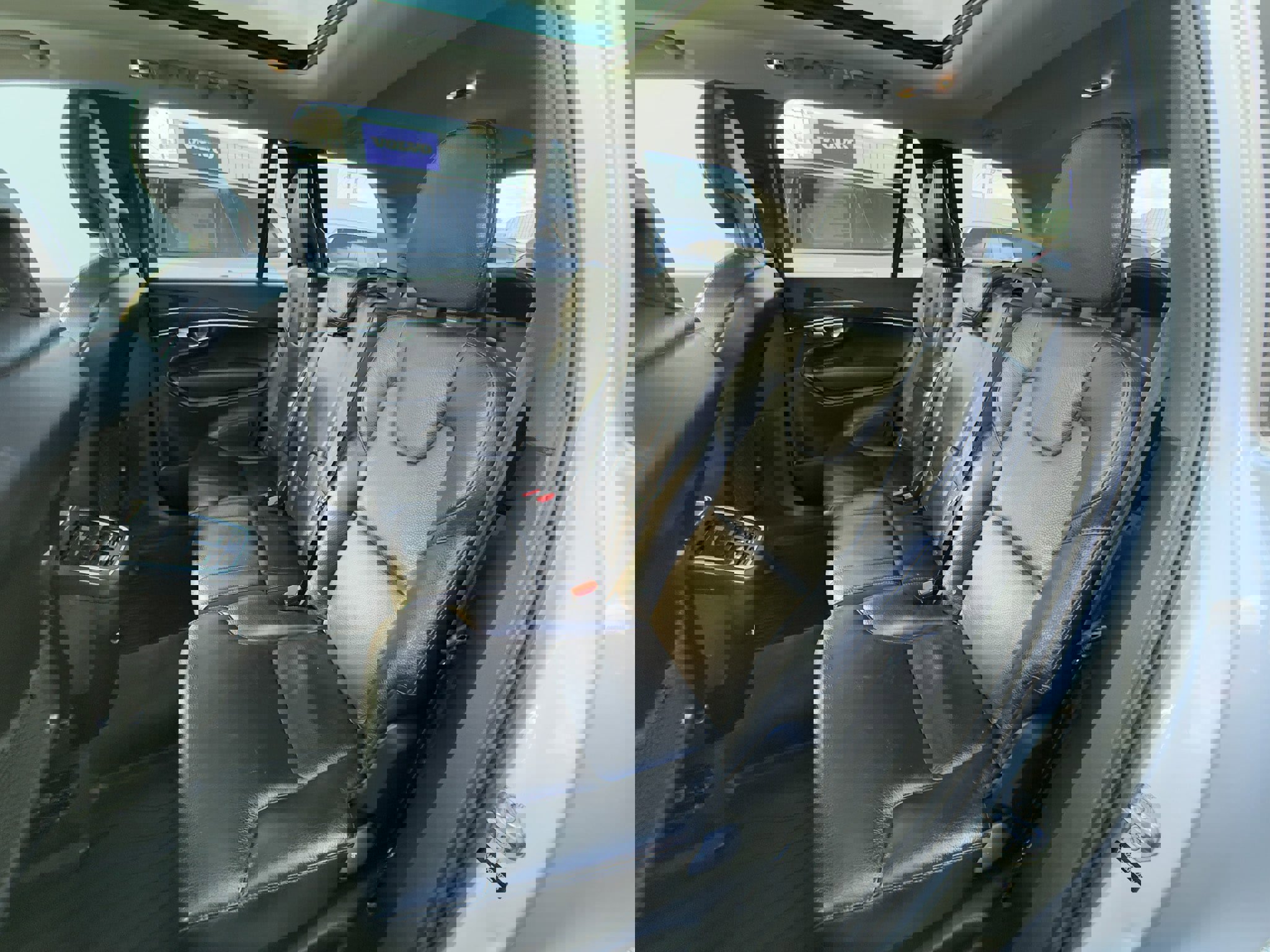 Used 2018 Volvo XC90 T6 Momentum w/ Convenience Package image 28