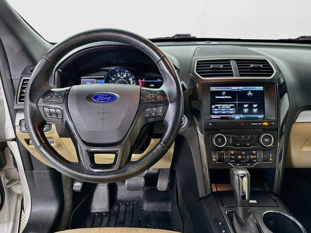 Used 2016 Ford Explorer XLT w/ Equipment Group 202A FWD image 19