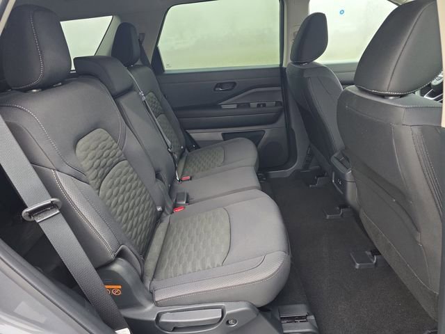New 2025 Nissan Pathfinder S image 10