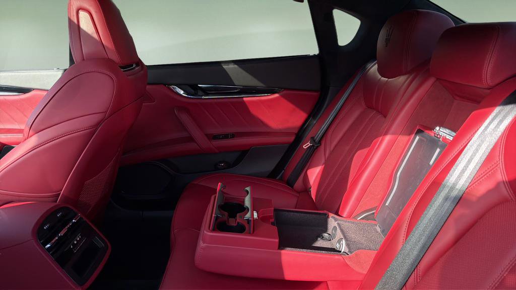 Used 2022 Maserati Quattroporte Modena Q4 image 25