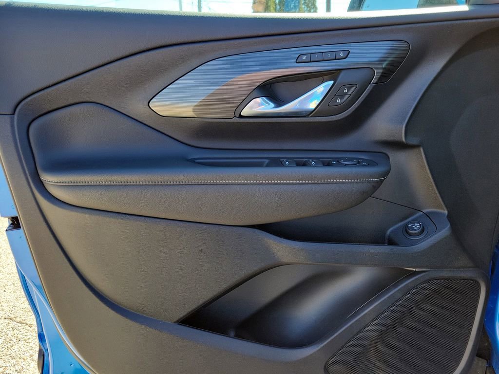 Certified 2024 GMC Terrain SLT w/ LPO, Floor Liner Package image 10