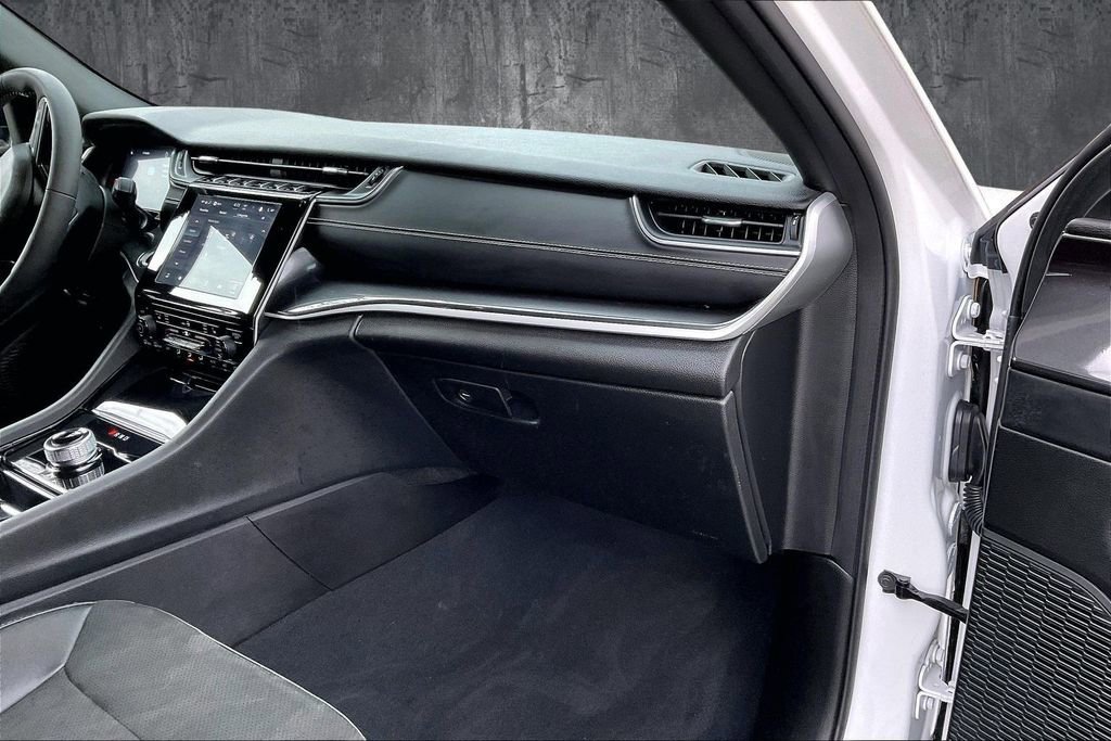 Used 2023 Jeep Grand Cherokee Altitude image 25