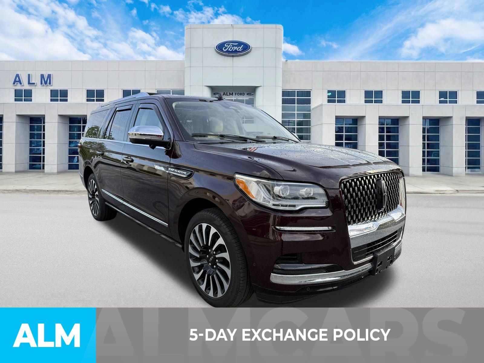 Used 2024 Lincoln Navigator L Black Label AWD/4WD image 3