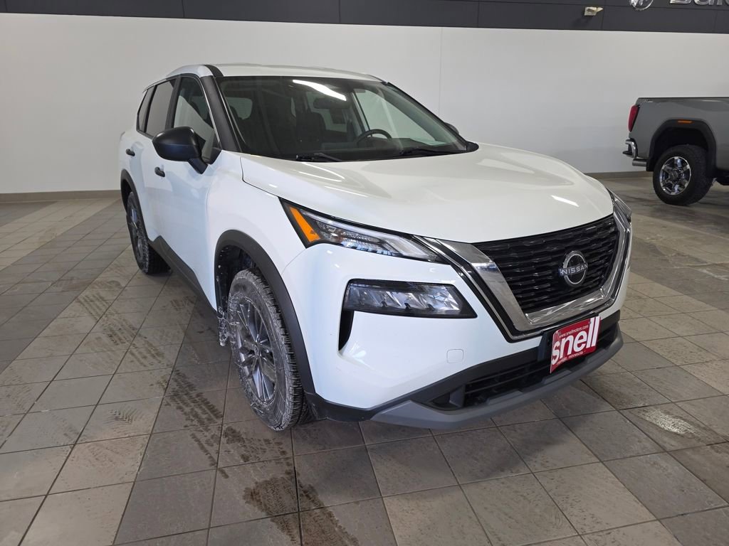 Used 2023 Nissan Rogue S AWD/4WD image 7
