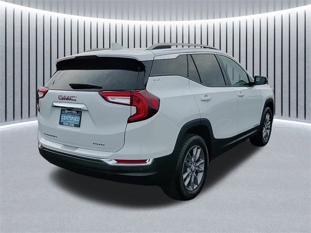 Used 2022 GMC Terrain SLT w/ LPO, Floor Liner Package image 3