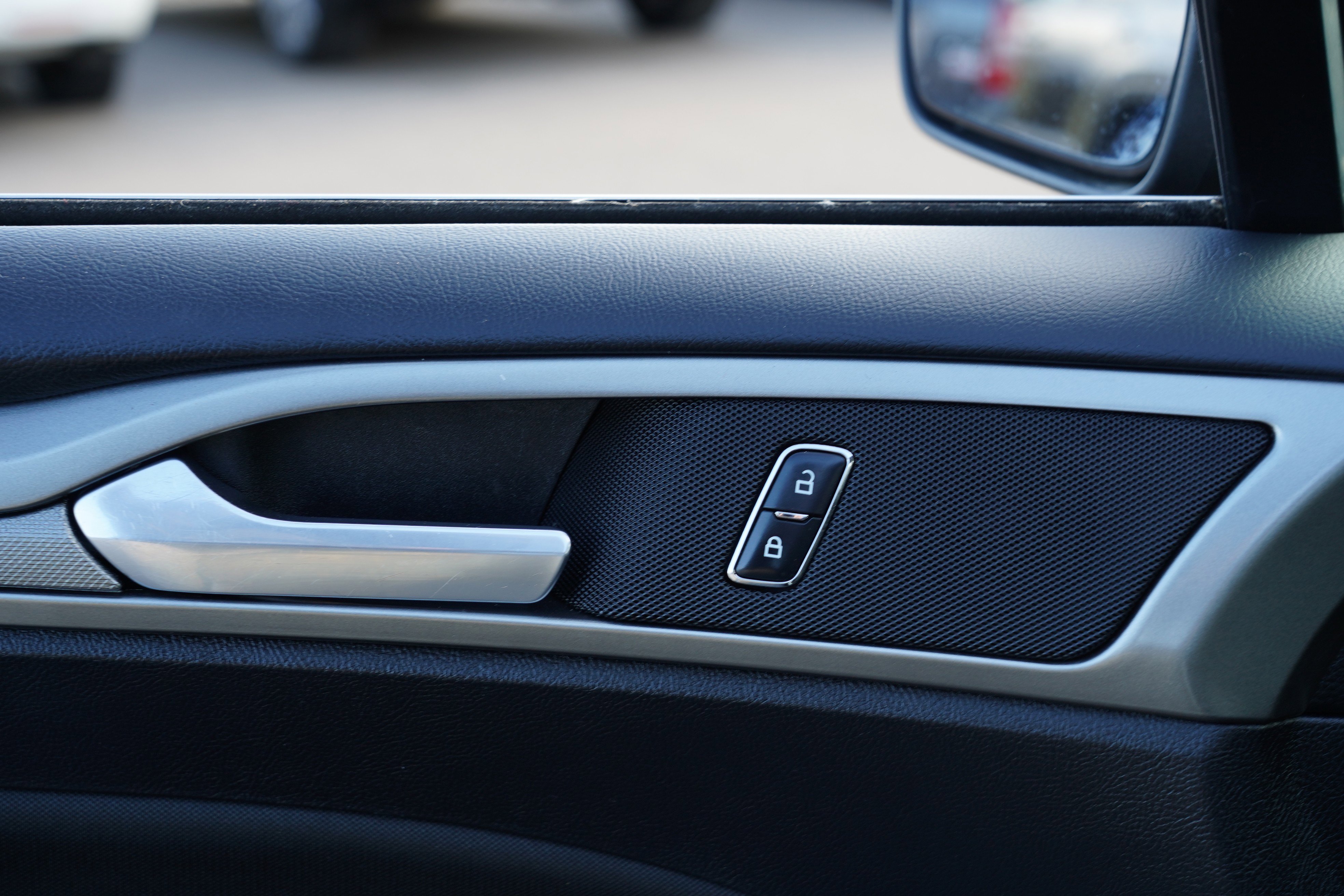 Used 2017 Ford Fusion SE image 18