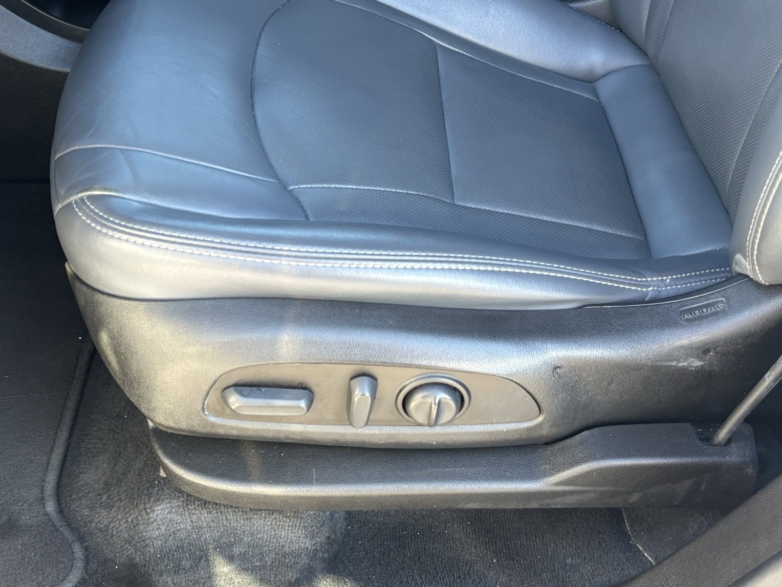 Used 2022 Buick Enclave Essence w/ LPO, Cargo Package image 19