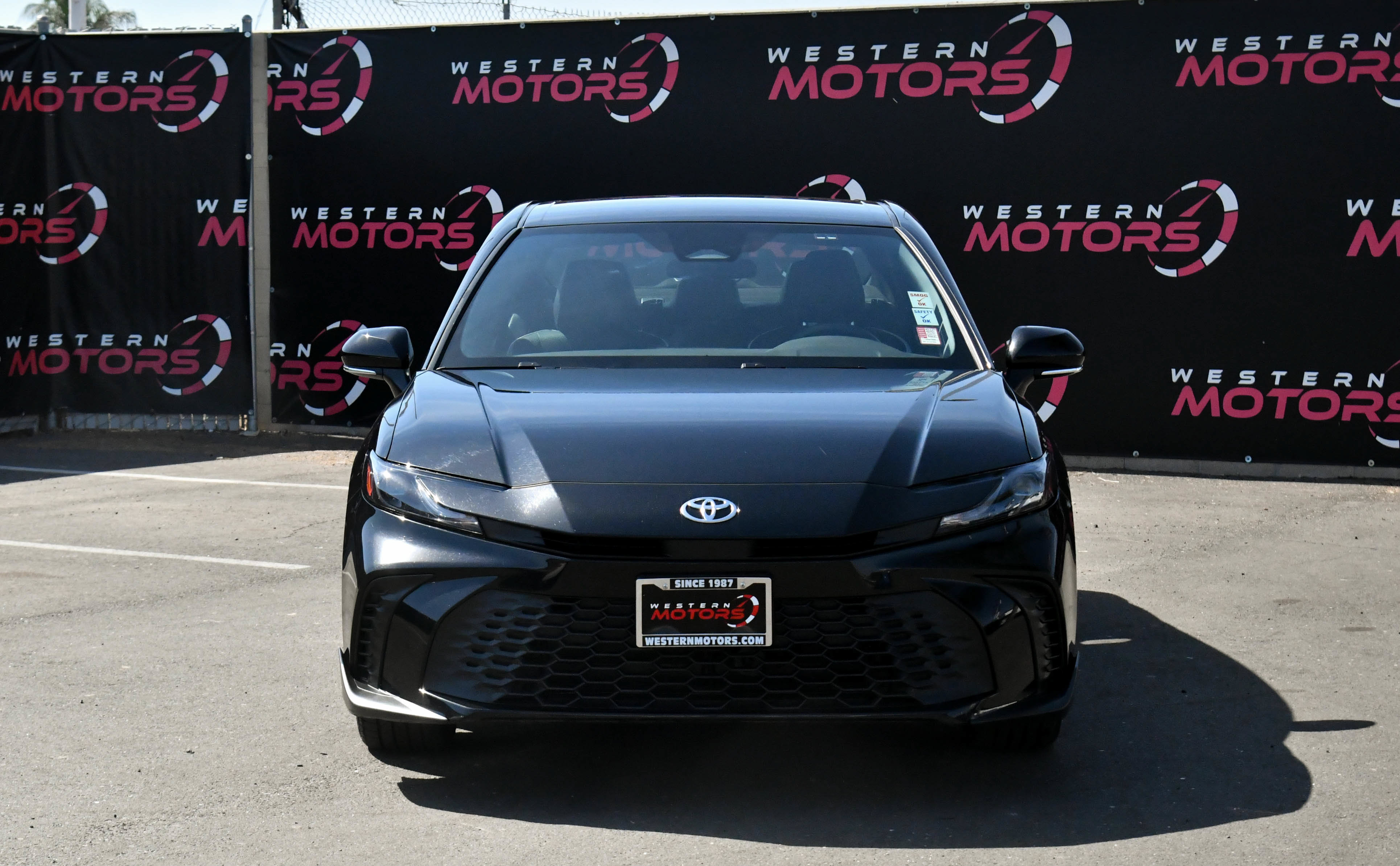 Used 2025 Toyota Camry SE FWD image 2