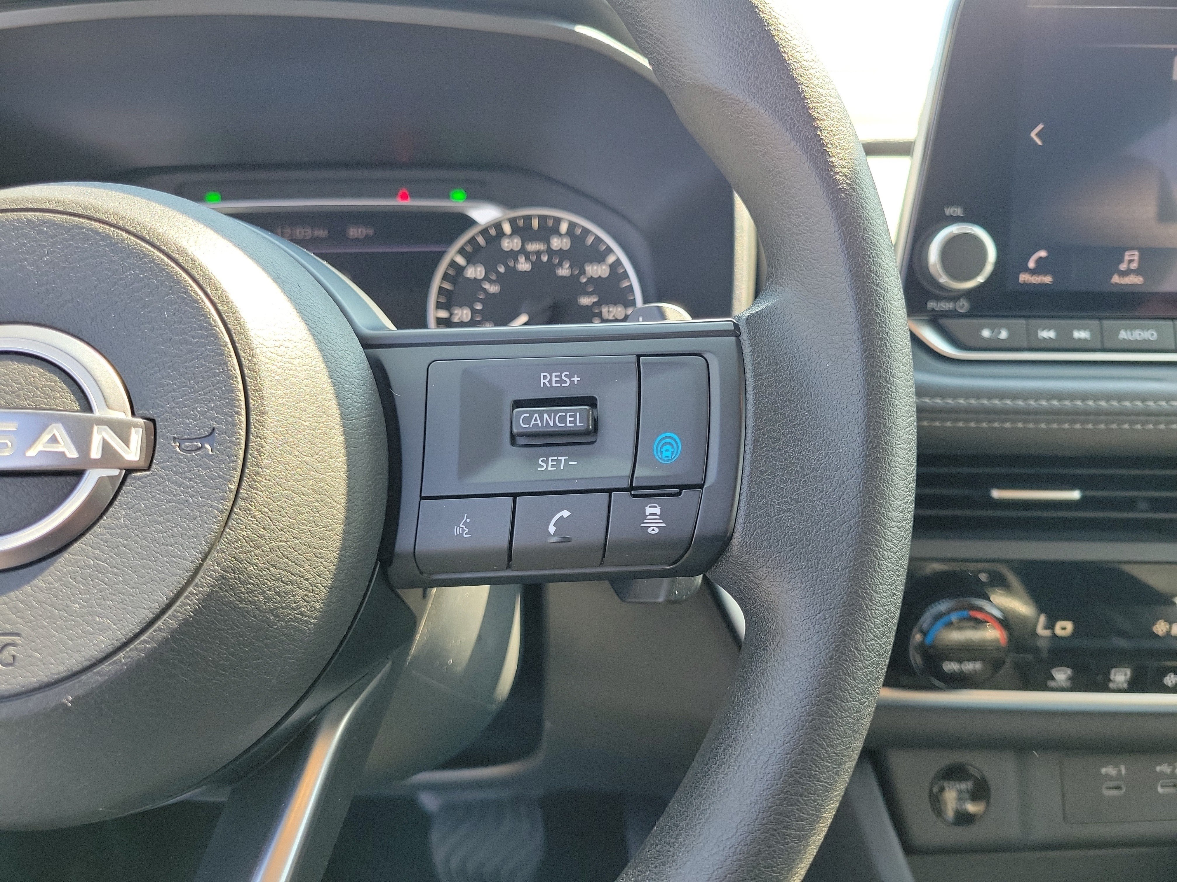 Certified 2024 Nissan Rogue SV FWD image 23
