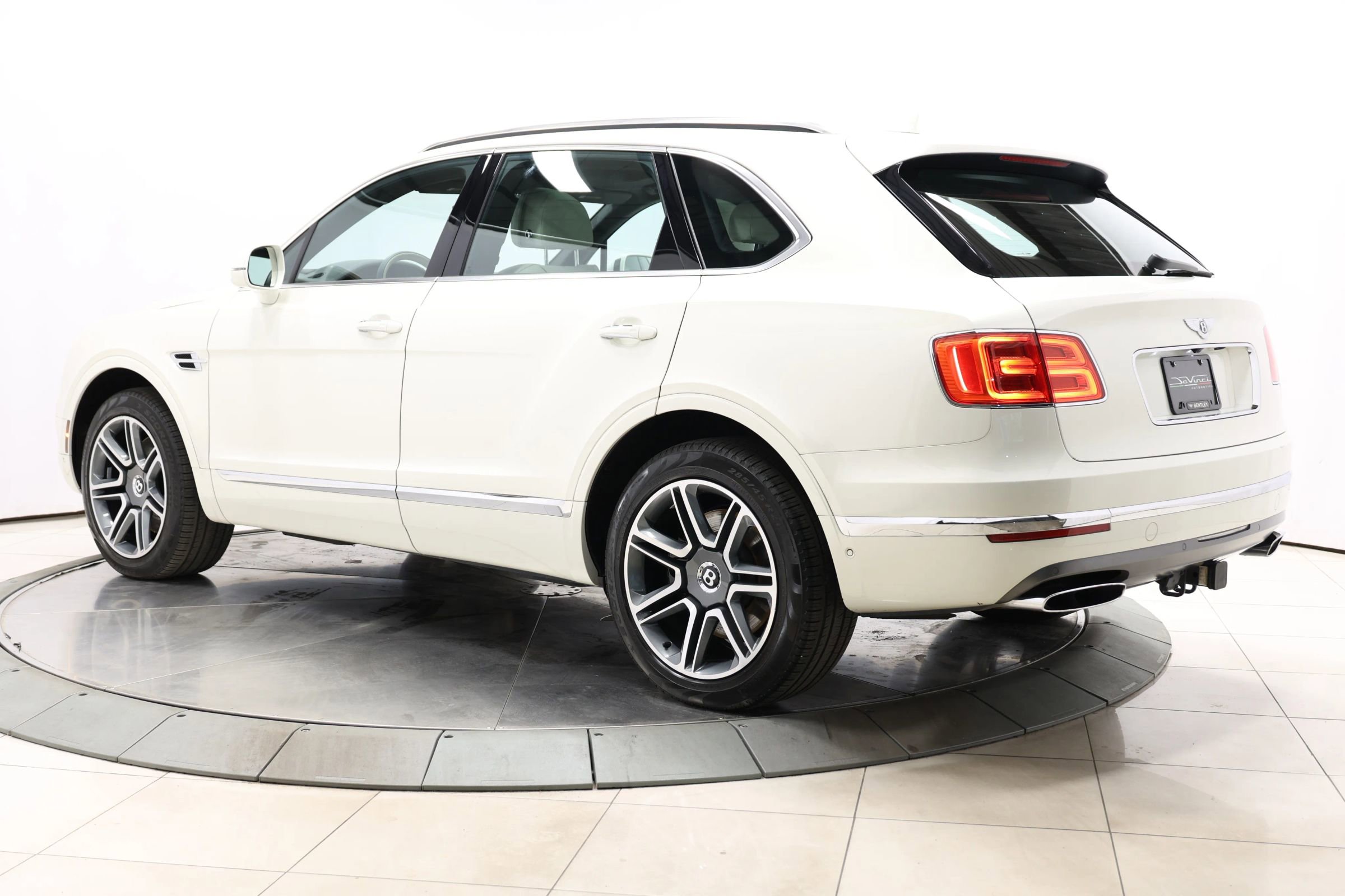Used 2018 Bentley Bentayga Onyx Edition AWD/4WD image 83