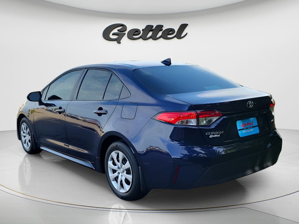 Used 2025 Toyota Corolla LE FWD image 6