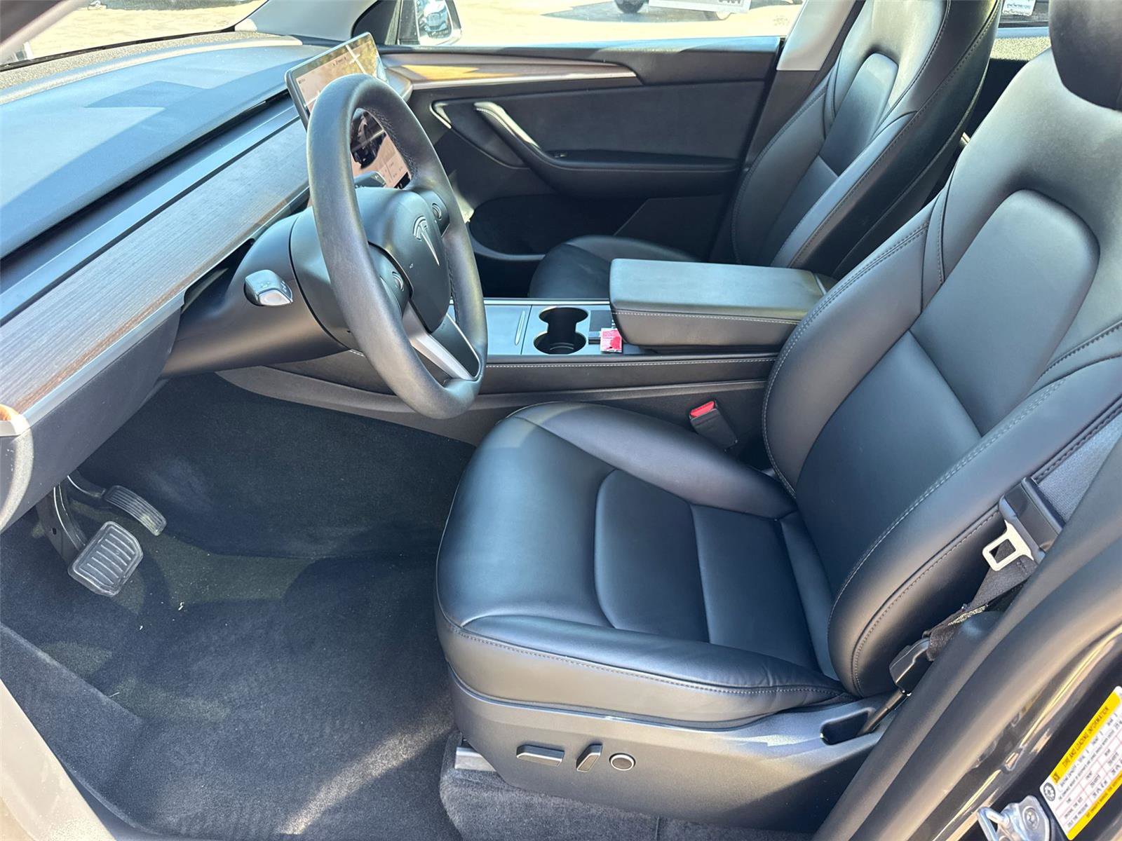 Used 2024 Tesla Model Y Long Range image 28