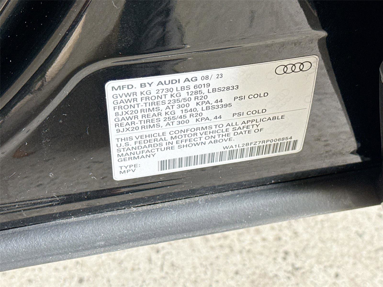 Certified 2024 Audi Q4 e-tron Premium Plus AWD/4WD image 33