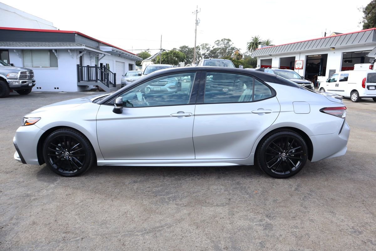 Used 2021 Toyota Camry XSE image 7