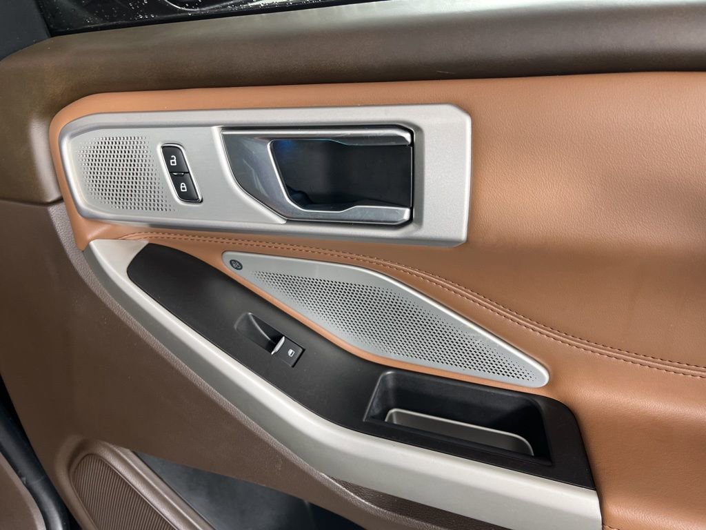 Used 2022 Ford Explorer King Ranch w/ Technology Package image 22