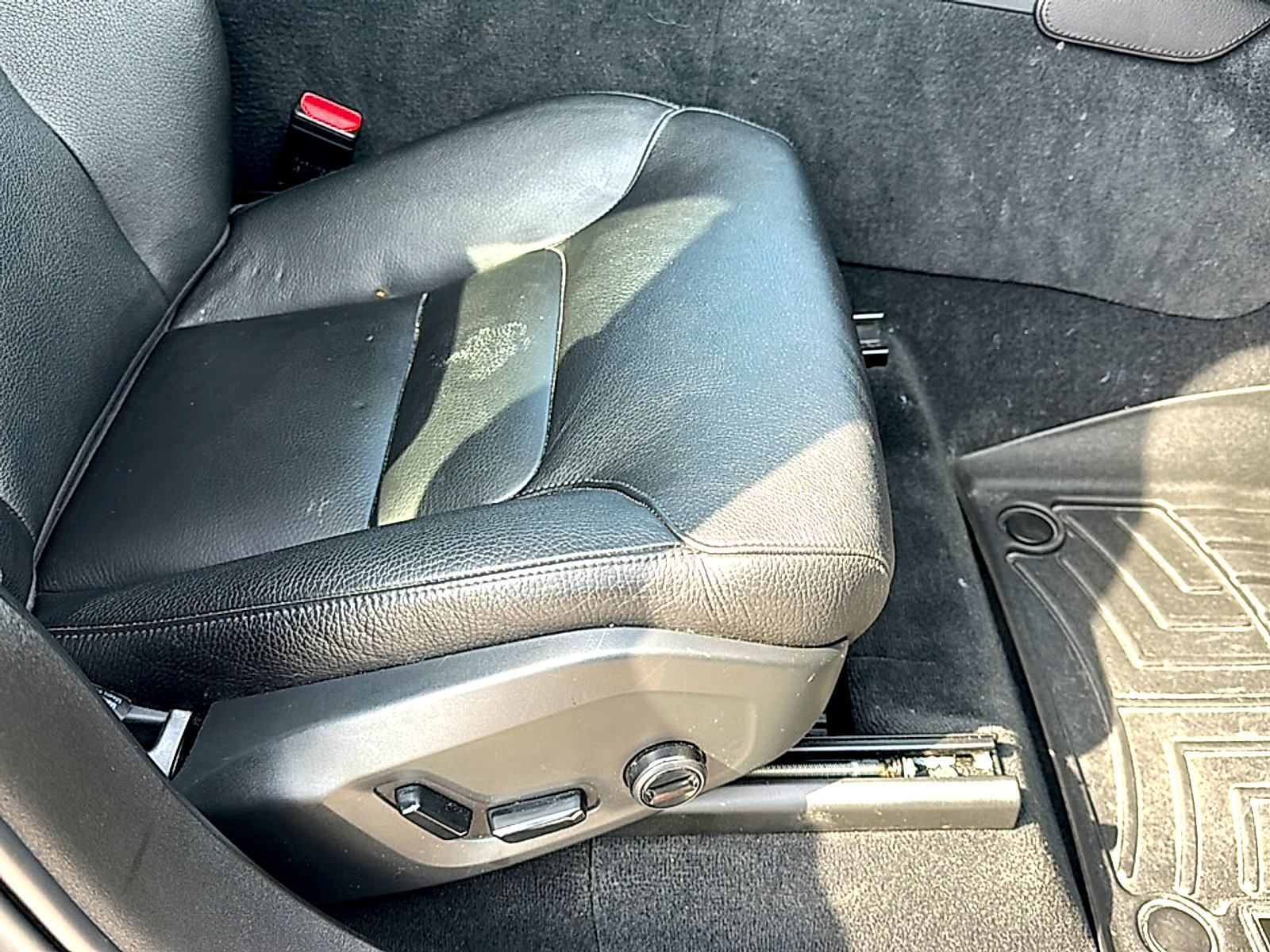 Used 2022 Volvo XC90 T5 Momentum w/ Protection Package Premier FWD image 27