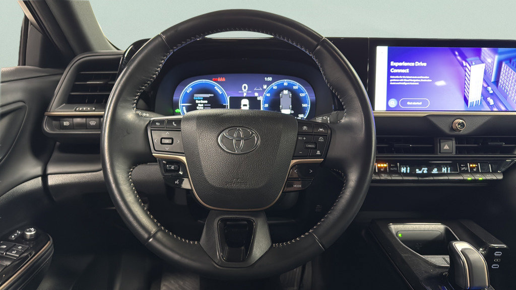 Used 2024 Toyota Crown Limited image 32