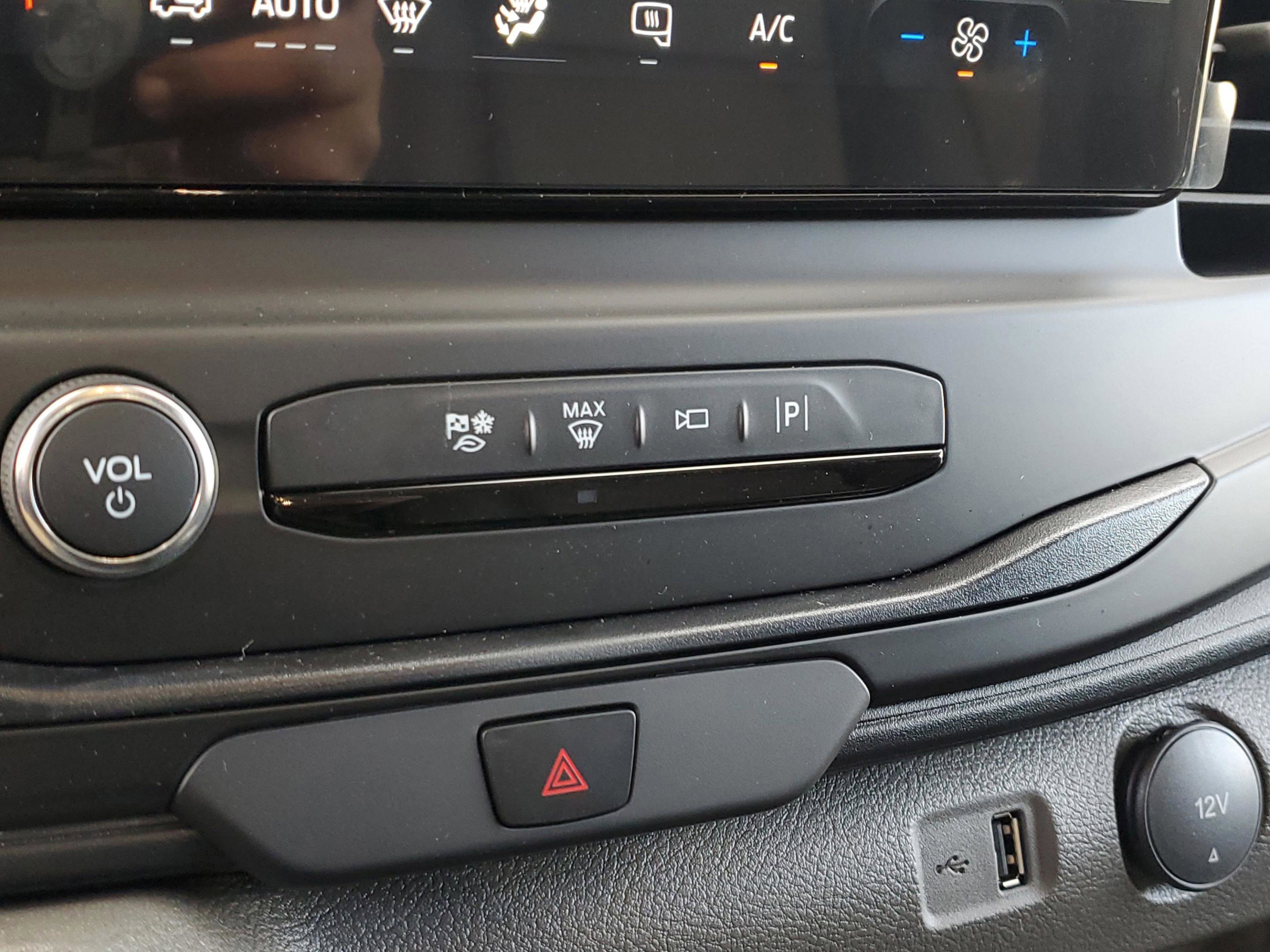 New 2025 Ford Transit 250 148 Medium Roof w/ Load Area Protection Package image 19