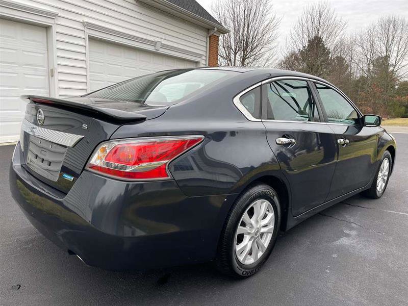 Used 2014 Nissan Altima 2.5 S w/ Sport Value Package image 7