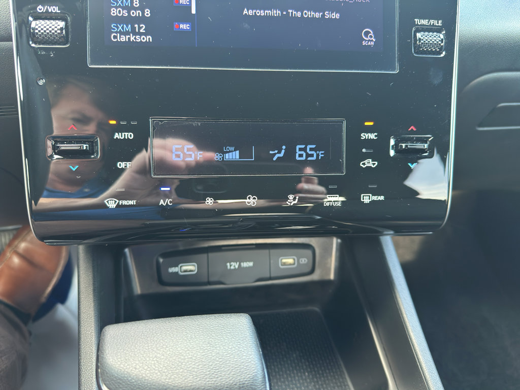 Used 2024 Hyundai Santa Cruz SEL AWD/4WD image 15