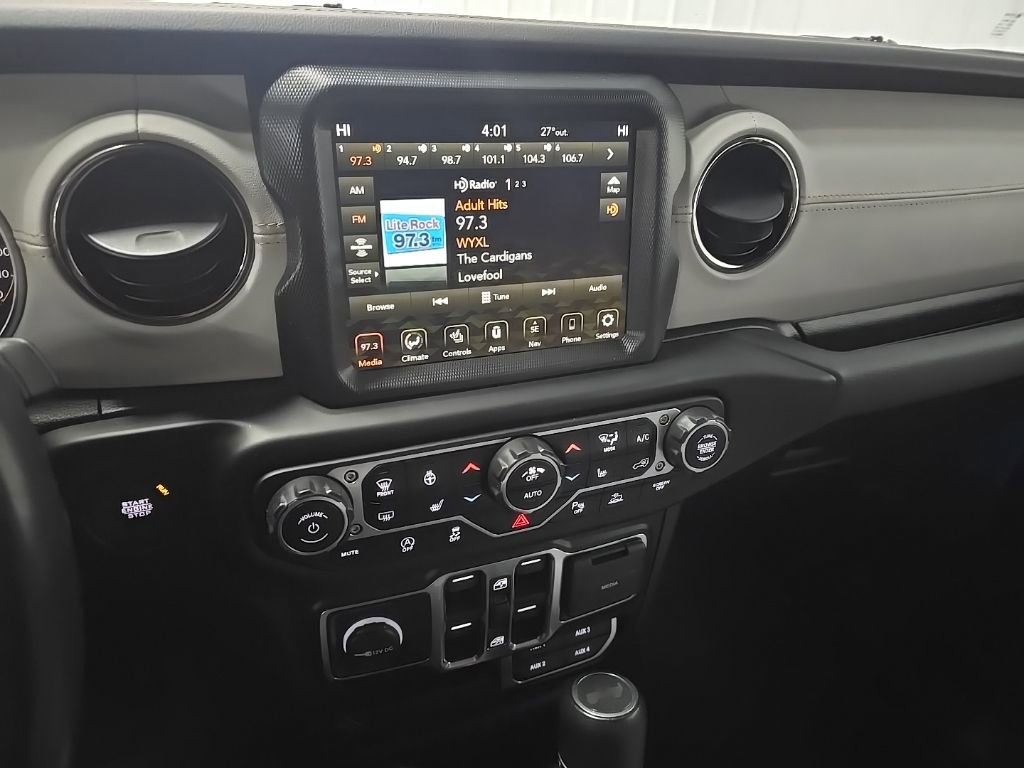 Used 2023 Jeep Wrangler Altitude image 25