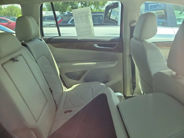 Used 2025 Volkswagen Atlas SE FWD image 3
